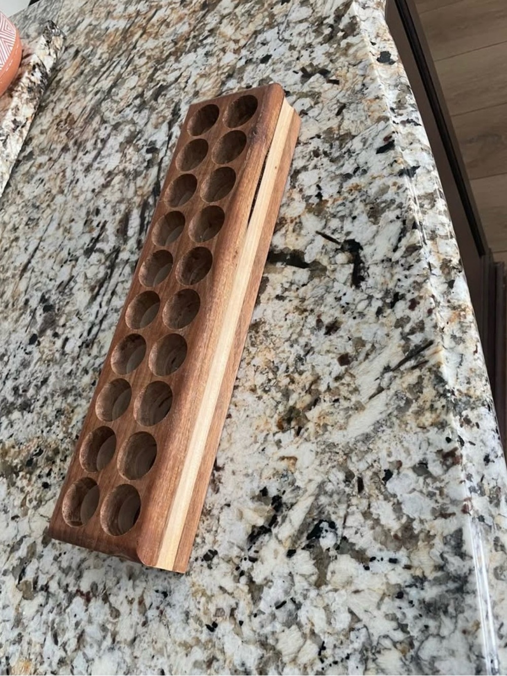 Wooden essential oil bottle holder